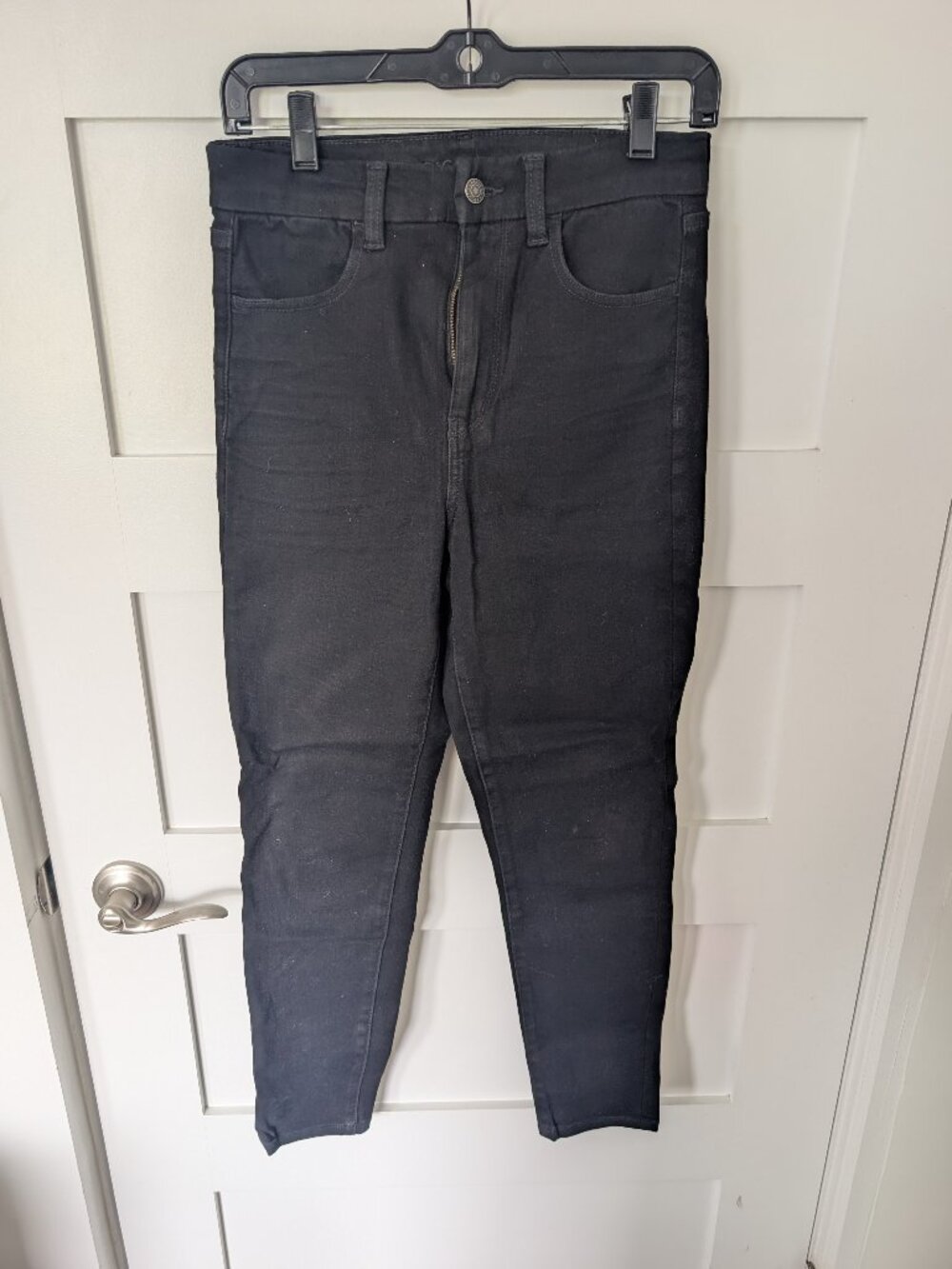 American Eagle High-Waisted Jeans | Size 6 Short | Black